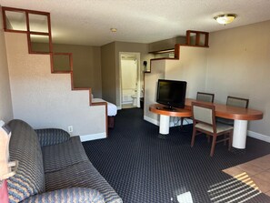 Studio (2 Double Beds) | Verdunkelungsvorhänge, Bügeleisen/Bügelbrett, kostenlose Babybetten