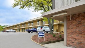 Exterior - Mansfield Inn (Mansfield)