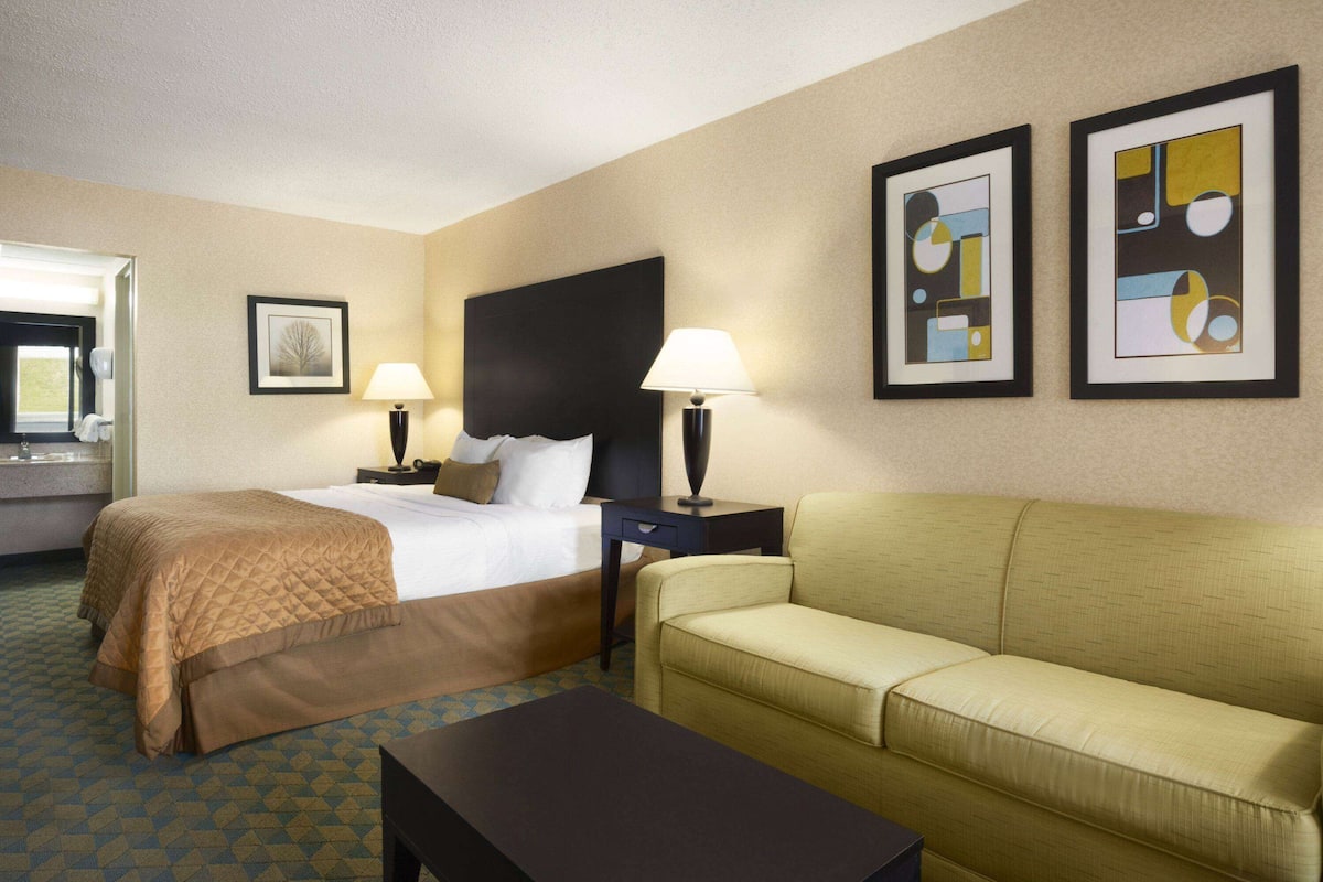 Pillow-top beds, in-room safe, desk, laptop workspace