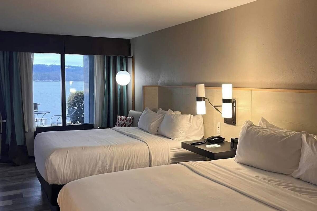 Surmatelas, coffres-forts dans les chambres, bureau