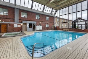 Indoor pool, pool loungers