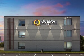 Exterior - Quality Inn & Conference Centre (Midland)