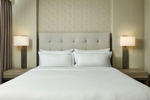 1 bedroom, premium bedding, in-room safe, desk
