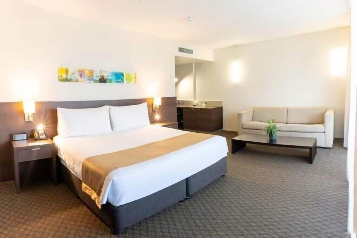 1 bedroom, in-room safe, individually decorated, individually furnished