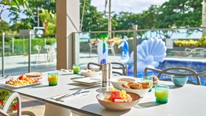 Frokostbuffé hver dag (mot et tillegg)