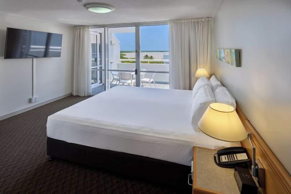 In-room safe, individually decorated, individually furnished, desk