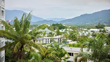 Thành phố nhìn từ nơi lưu trú