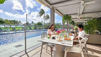 Daily buffet breakfast (AUD 33 per person)