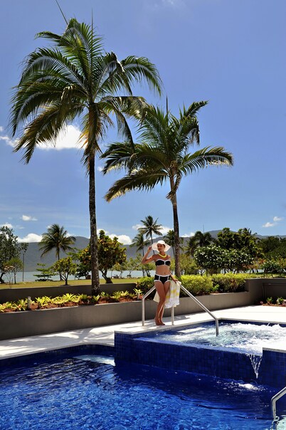 Cairns Harbourside Hotel
