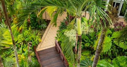 Cairns Harbourside Hotel