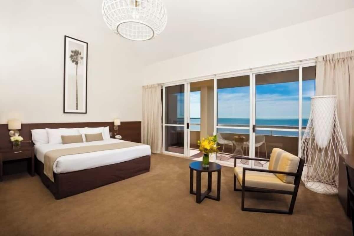 1 bedroom, in-room safe, individually decorated, individually furnished