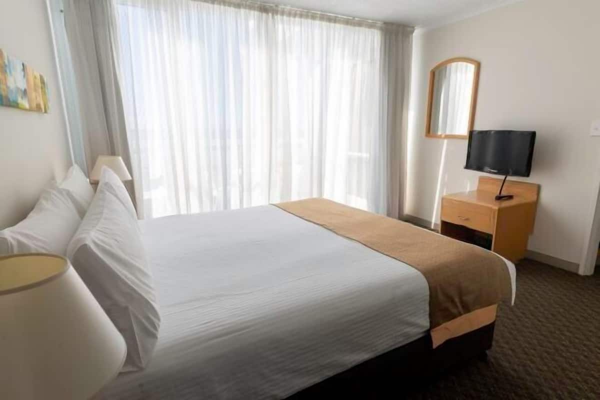 1 bedroom, in-room safe, individually decorated, individually furnished