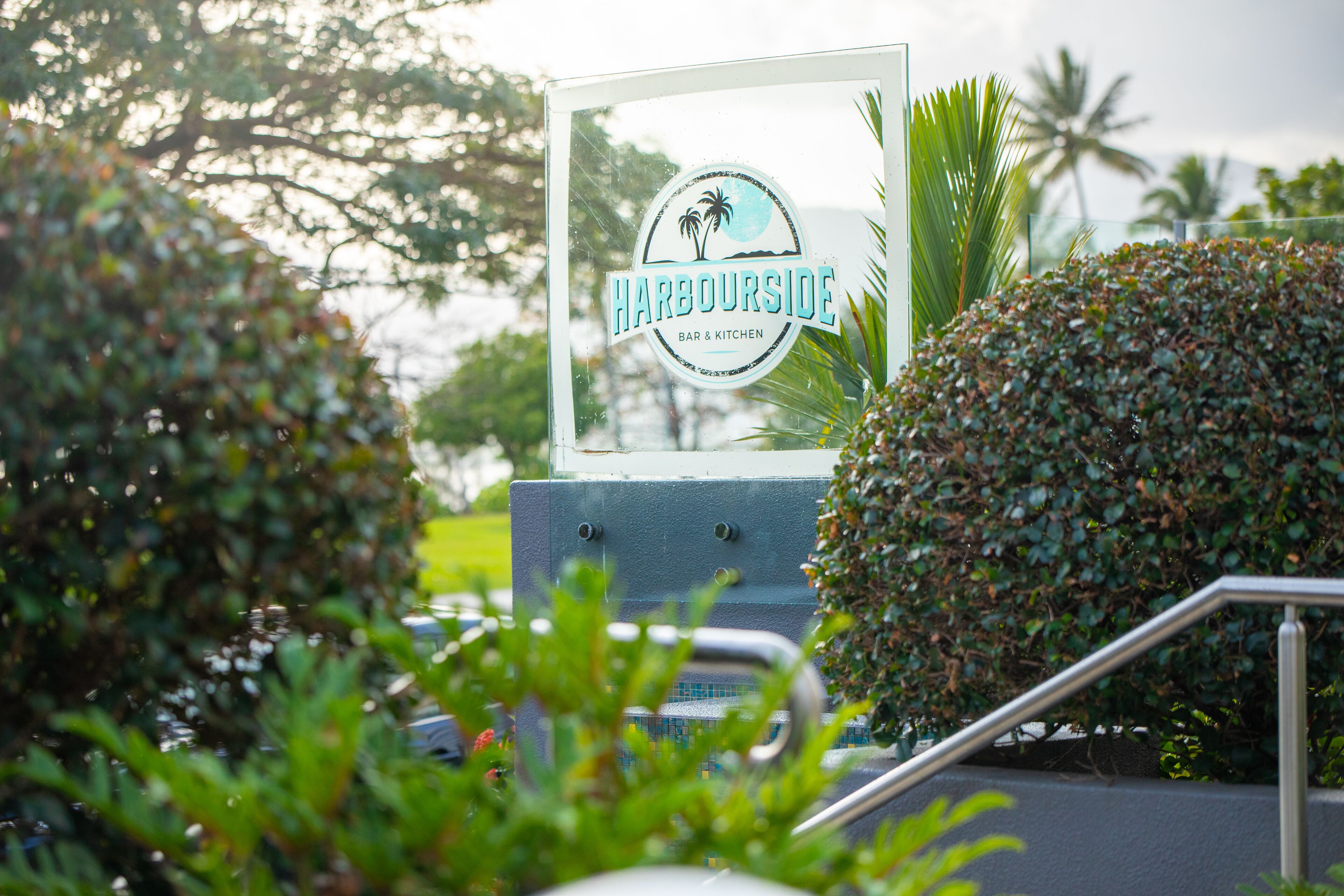 wine bar, ocean views, open daily