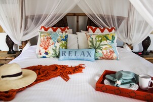 Cortinas opacas, tabla de planchar con plancha, wifi gratis