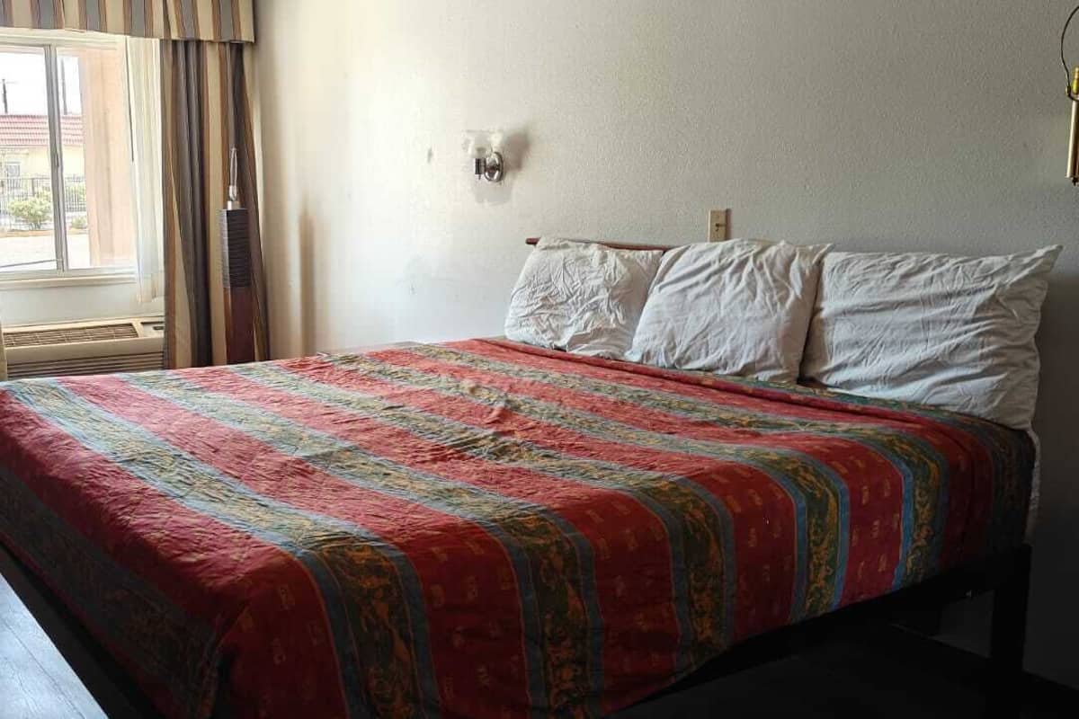 Desk, WiFi (free), bed sheets
