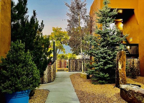 Exterior - Taos Valley Lodge (Taos)