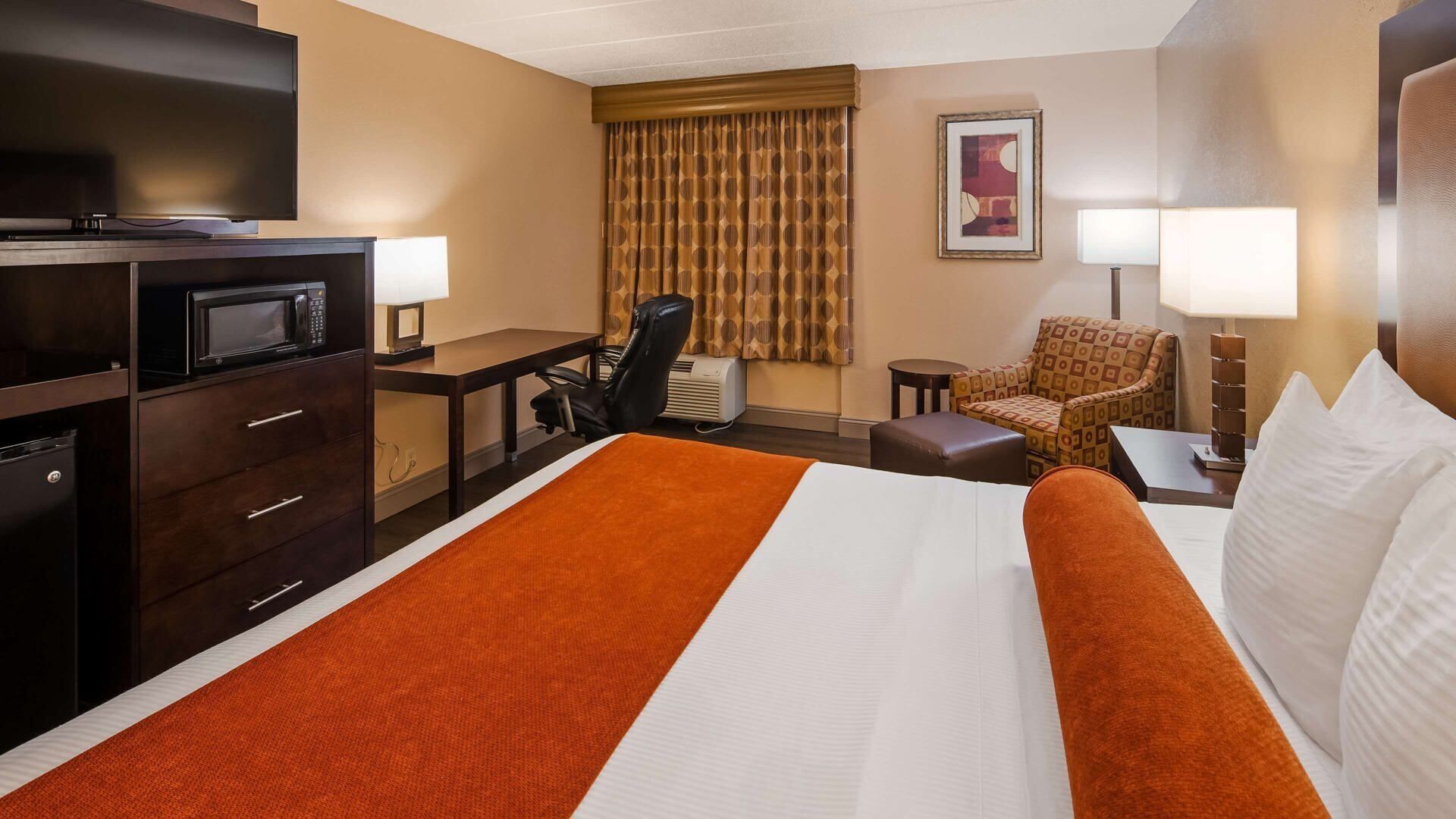 Desk, iron/ironing board, free WiFi, bed sheets