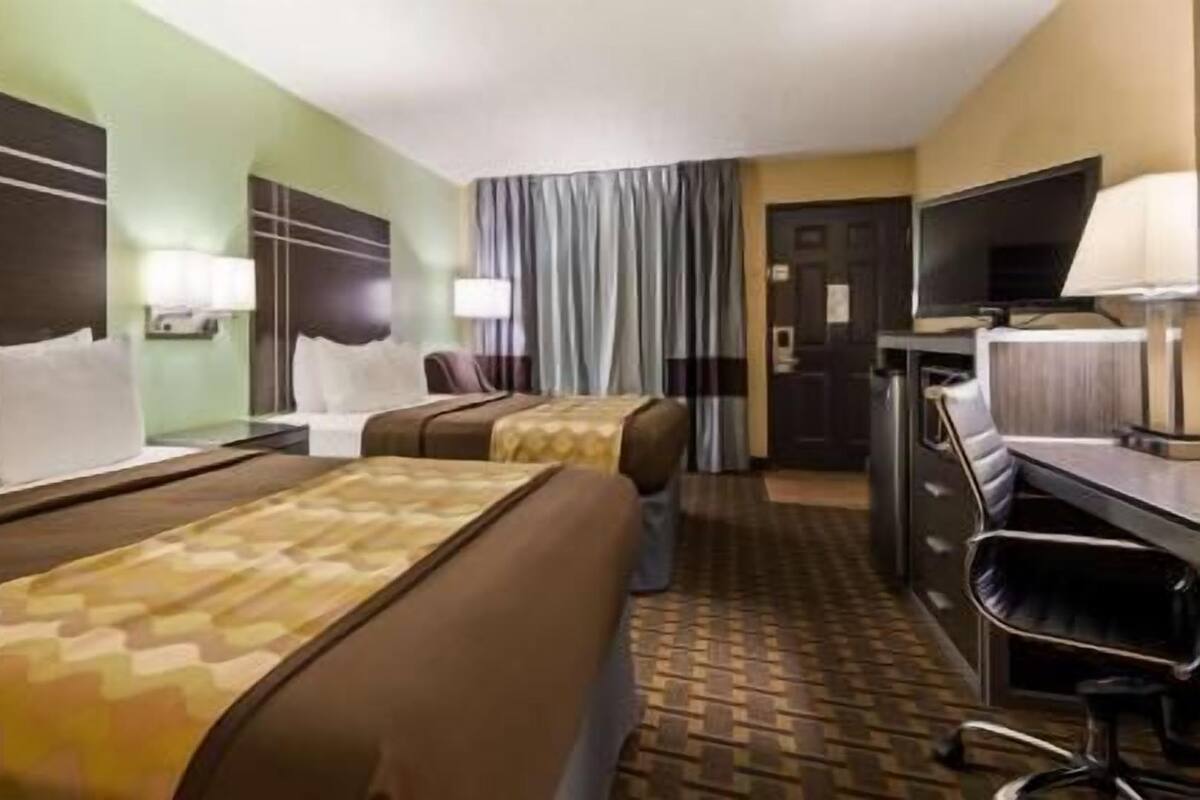 In-room safe, desk, laptop workspace, iron/ironing board