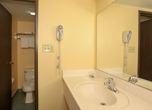 Standard Room, 1 King Bed | Bathroom | Combined shower/tub, free toiletries, hair dryer, towels