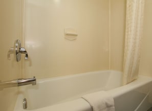 Standard Room, 2 Queen Beds | Bathroom