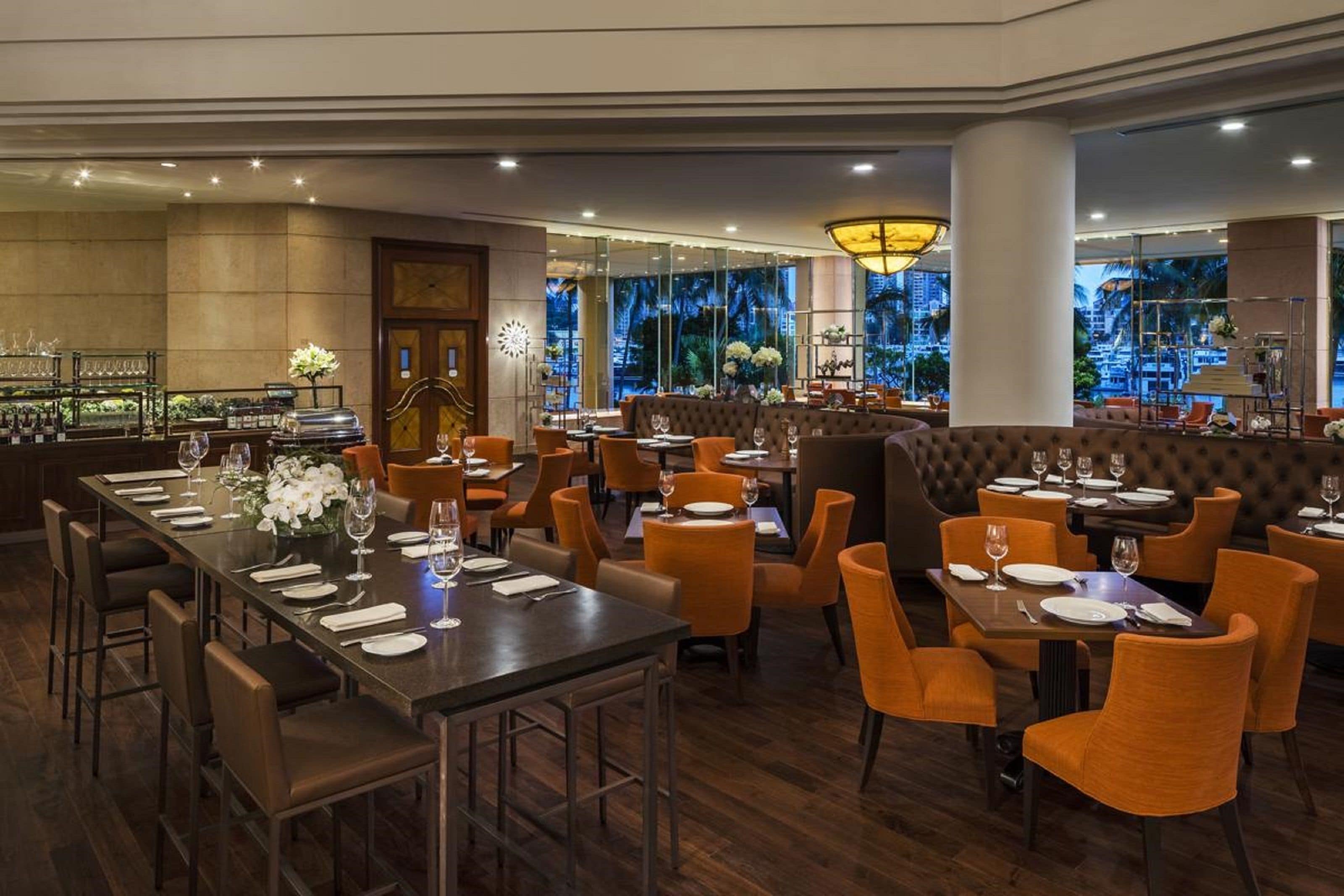 5 间餐厅，供应早餐、午餐和晚餐，中国菜