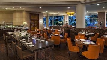 5 ristoranti, aperti a colazione, a pranzo e a cena, cucina cinese