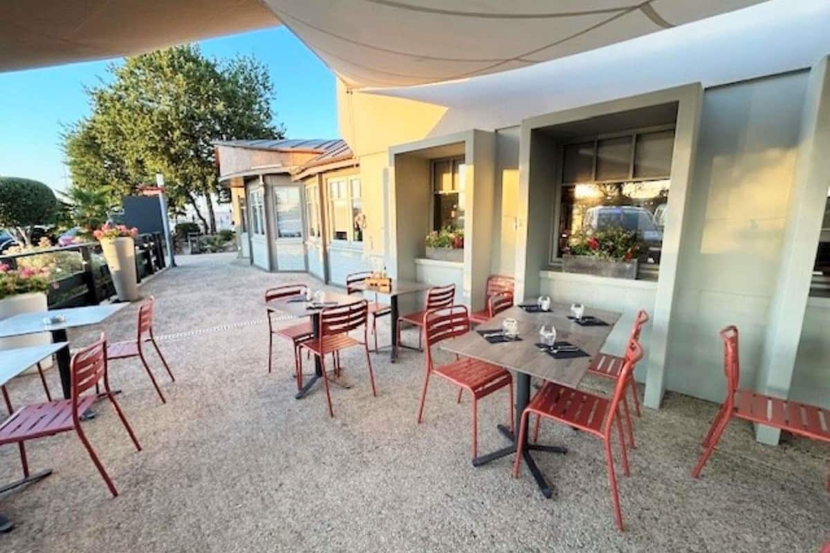 lunch and dinner served, french cuisine