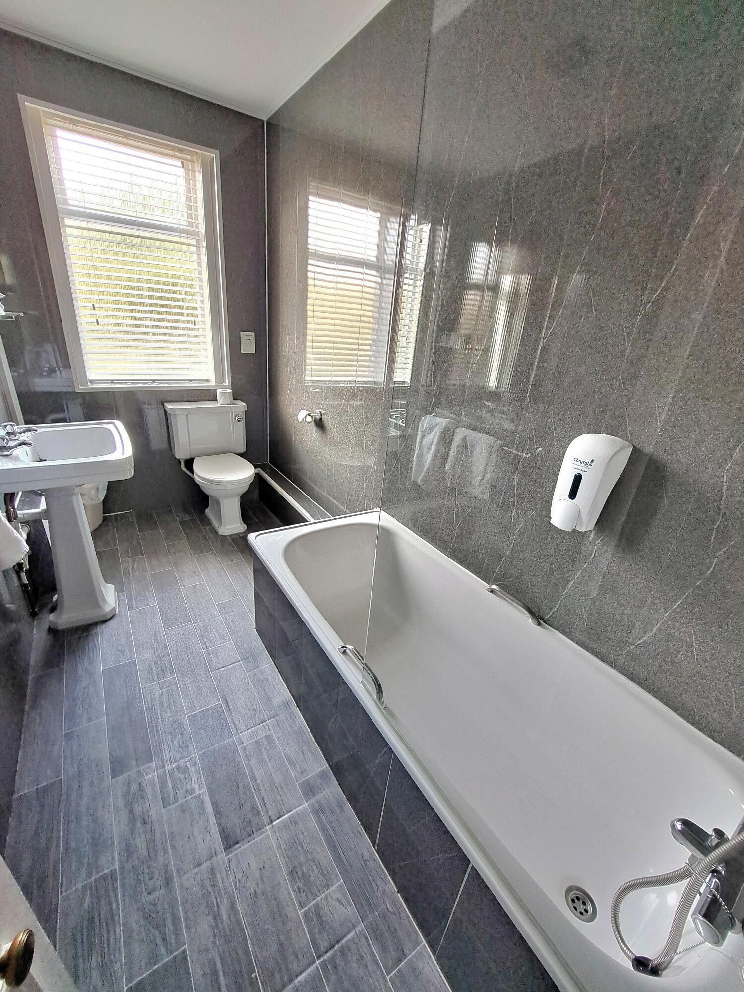 Photo - Prince Of Wales Hotel