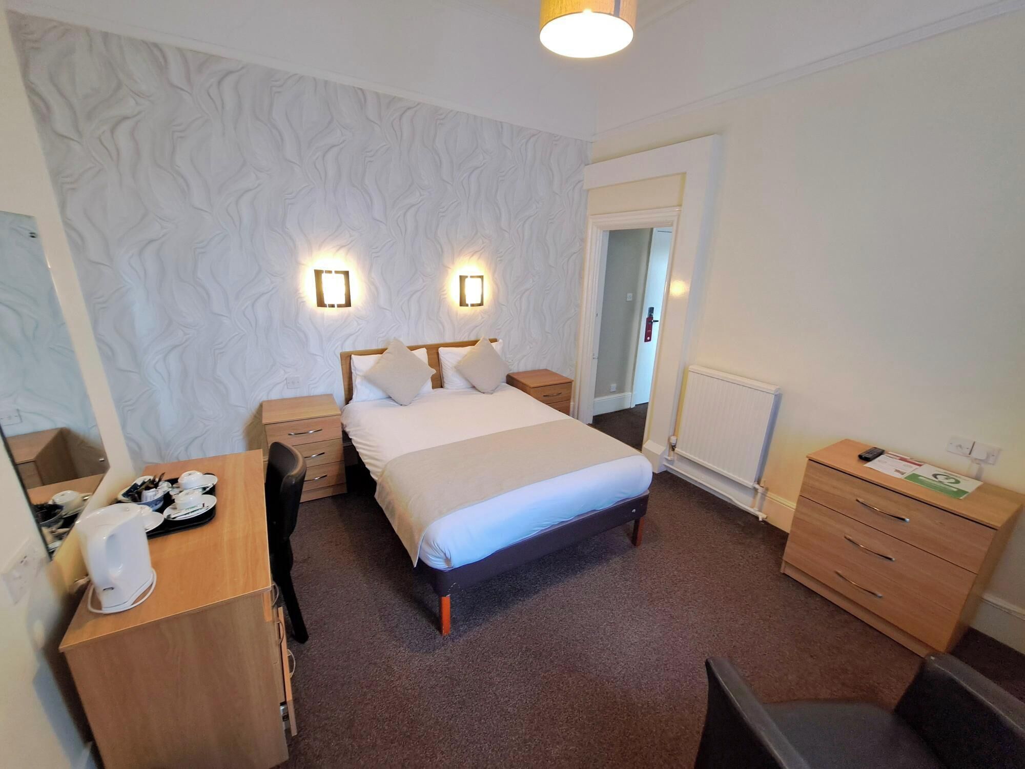 Photo - Prince Of Wales Hotel