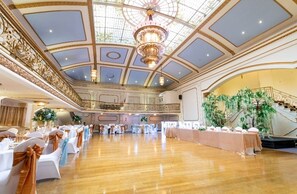 Ballroom - Prince of Wales Hotel (Southport)