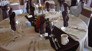 Breakfast, lunch, dinner served; American cuisine 