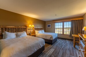 Deluxe Room, 2 Queen Beds, Lake View