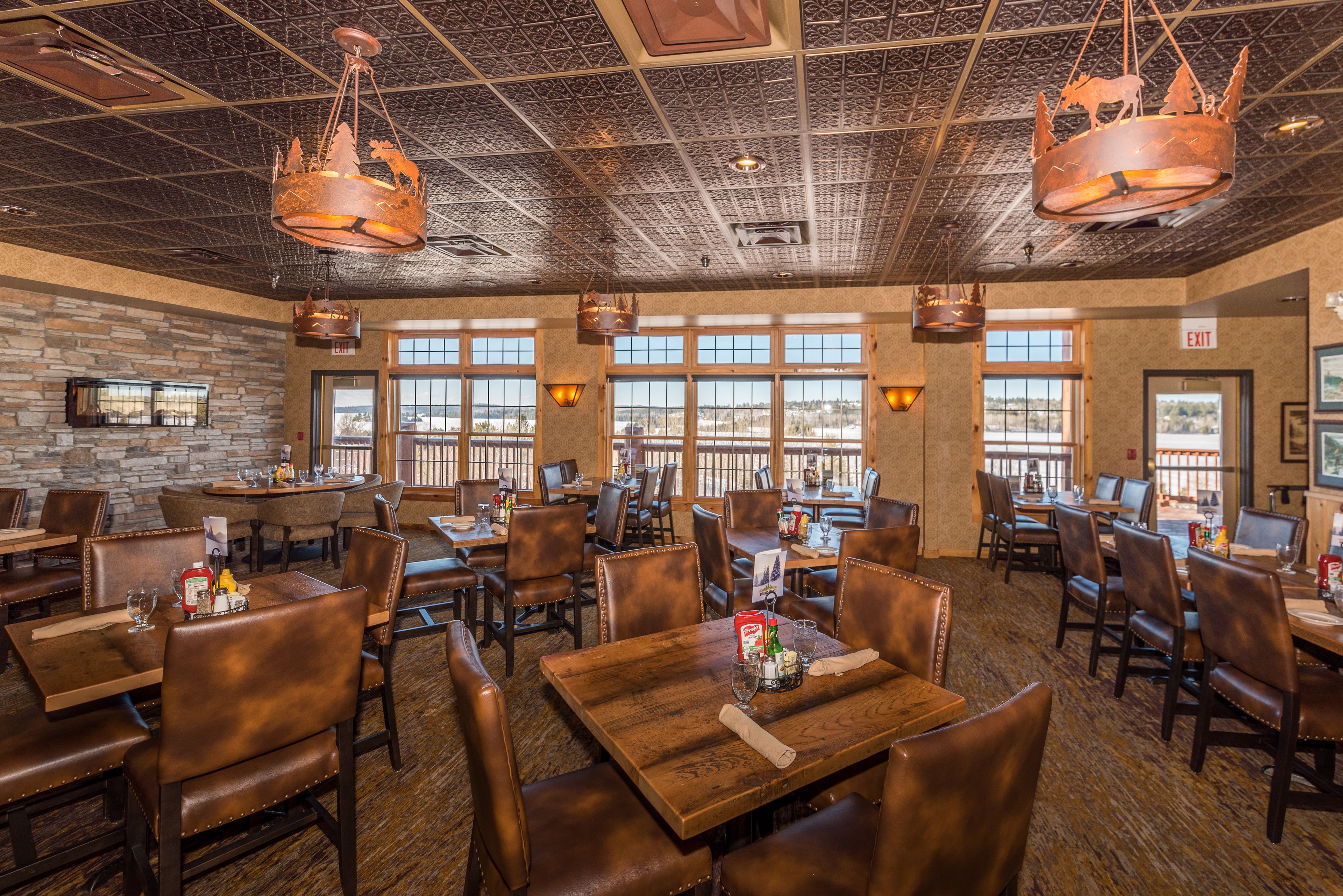 breakfast, lunch, dinner served; american cuisine