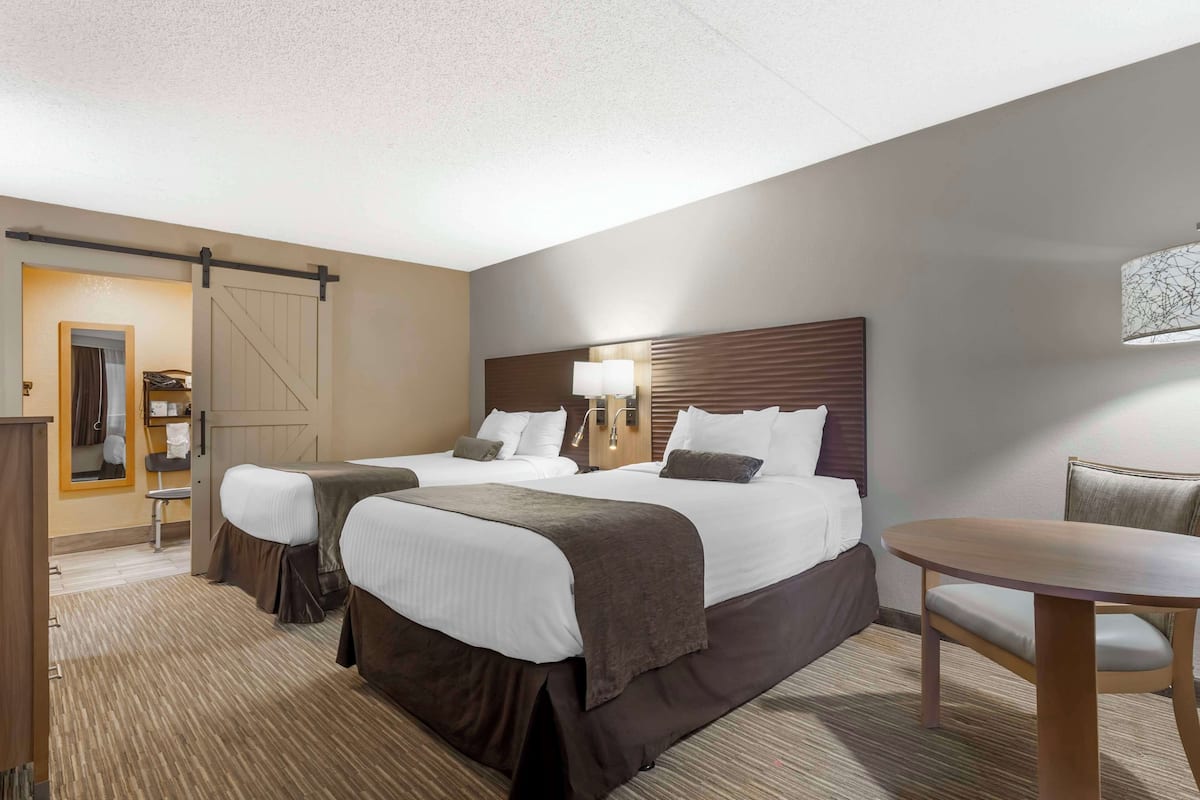 Standard Room, 2 Double Beds, Accessible, Bathtub | Desk, laptop workspace, blackout curtains, iron/ironing board