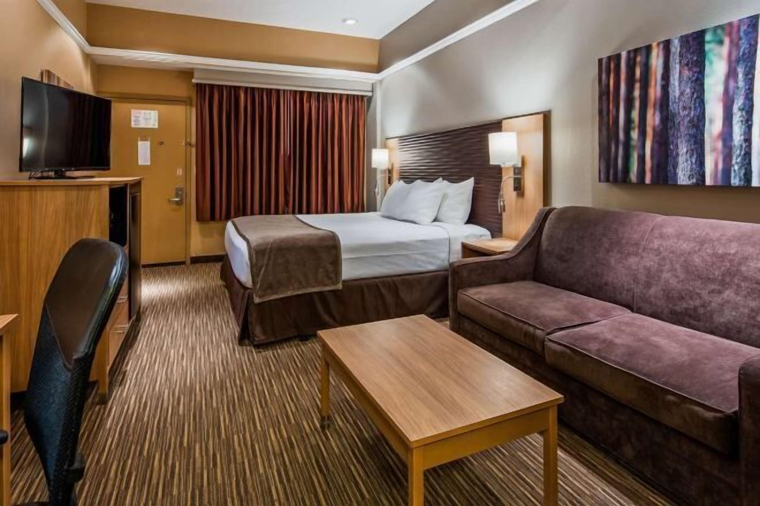 Individually decorated, individually furnished, desk, laptop workspace