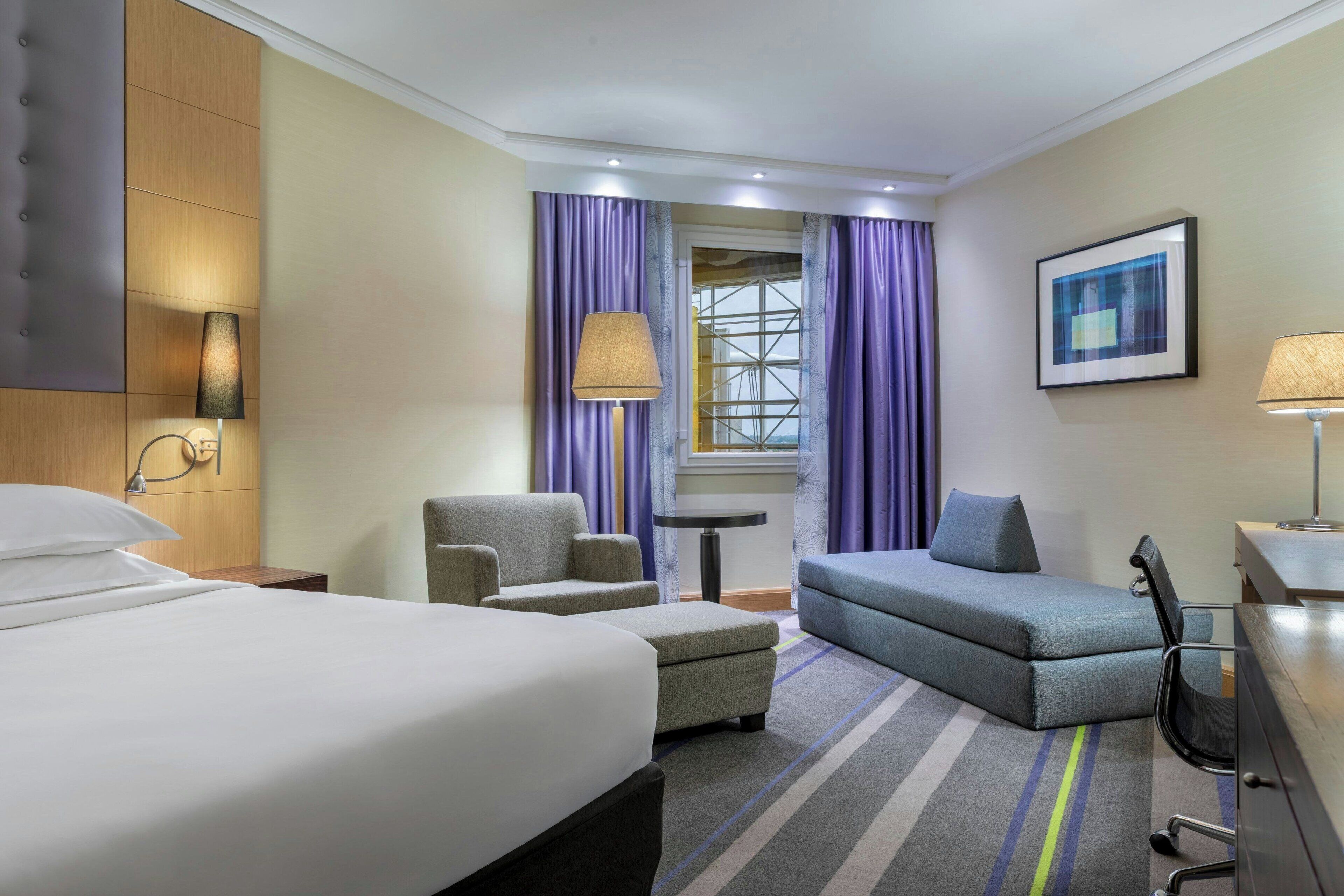deluxe room, 1 double bed, non smoking | 1 bedroom, premium bedding, minibar, in-room safe