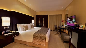 1 bedroom, premium bedding, free minibar items, in-room safe