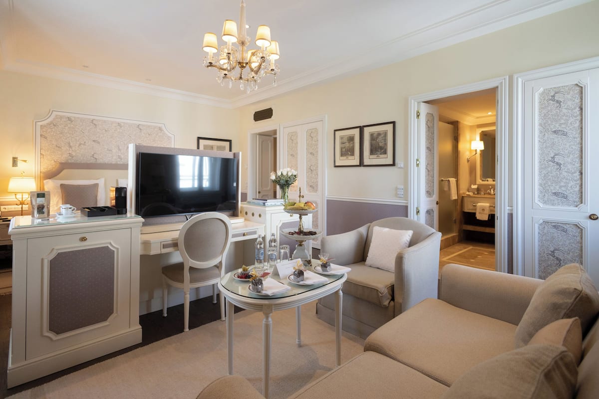 Family Suite | Premium bedding, down comforters, minibar, in-room safe