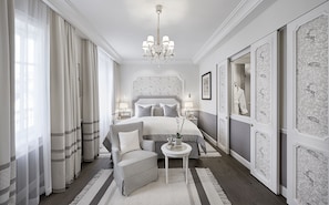 Premium bedding, down duvets, minibar, in-room safe