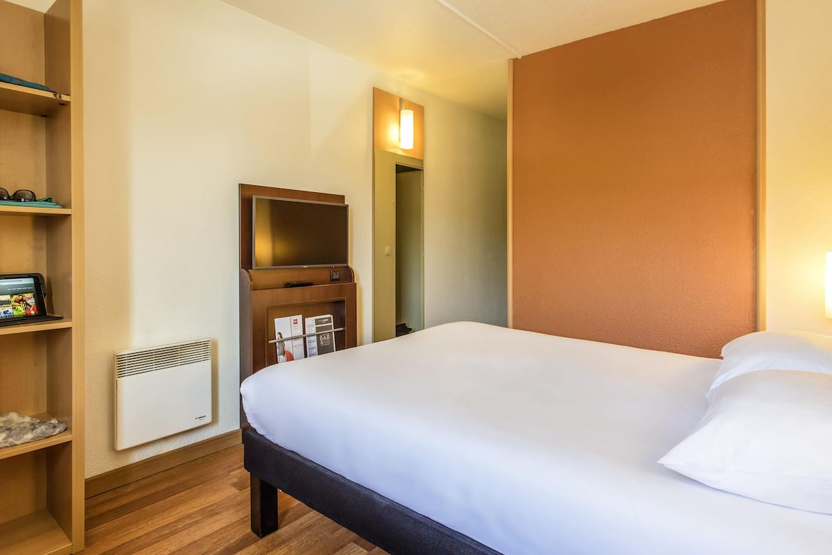 Kamar Double Standar, 1 Tempat Tidur Double | 1 kamar tidur, seprai premium, meja kerja, dan kedap suara