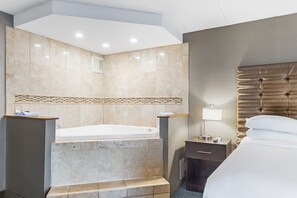 Room, 1 Queen Bed (Whirlpool) | Select Comfort beds, in-room safe, desk, laptop workspace