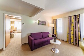 Televisión de pantalla plana 82 cm con canales premium, televisión