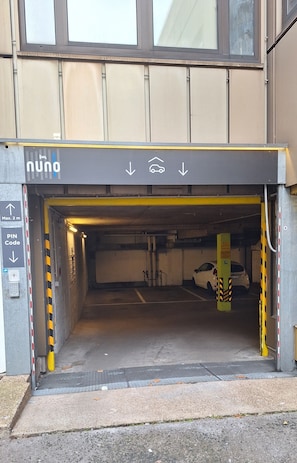 셀프 주차(1박 기준 EUR 19.5)