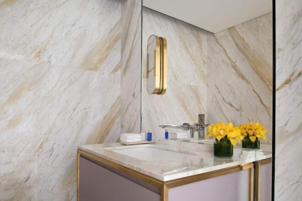 Rainfall showerhead, eco-friendly toiletries, hair dryer, bathrobes