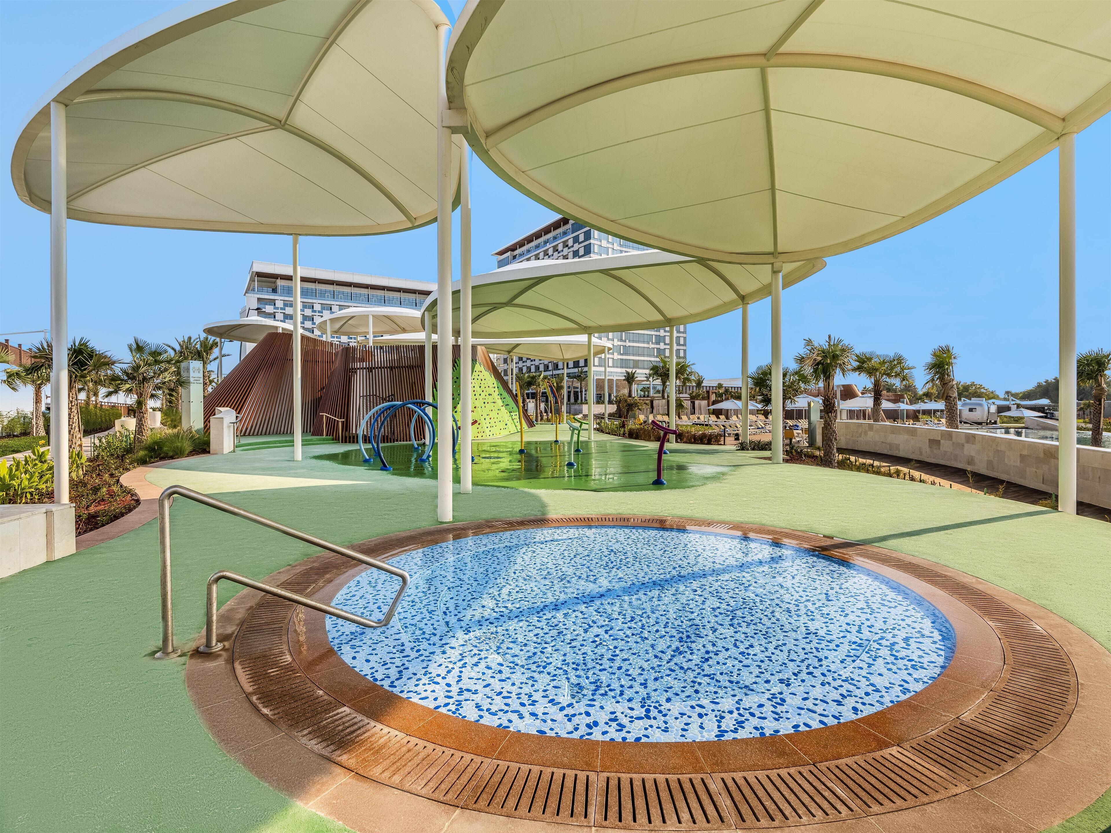 2 piscines extérieures, tentes de plage, parasols de plage