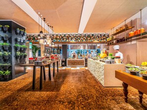 Daily buffet breakfast (QAR 150 per person)