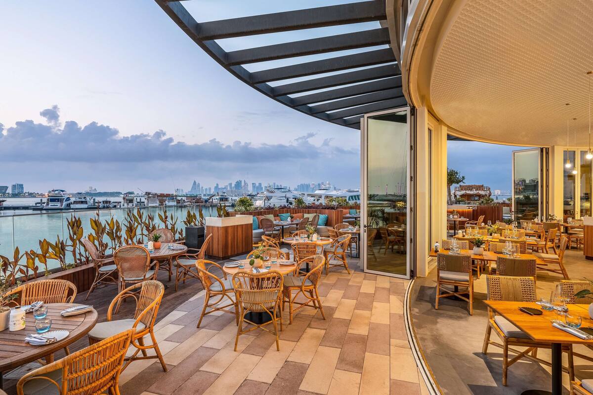 6 restaurants, breakfast, lunch, dinner served; international cuisine