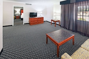 Suite, 1 King Bed, Non Smoking