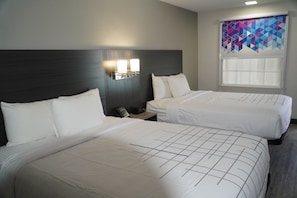 Room, 2 Double Beds, Non Smoking | Premium bedding, pillowtop beds, blackout drapes, iron/ironing board - La Quinta Inn by Wyndham Dallas Uptown (Dallas)