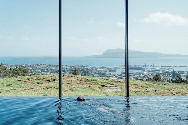 Alberca techada o al aire libre